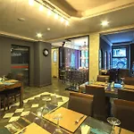 Elegance Hotel