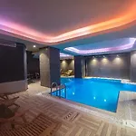 Elegance Hotel