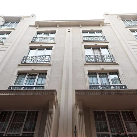 Elegance Hotel 3*