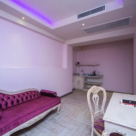 Elegance فندق 3*