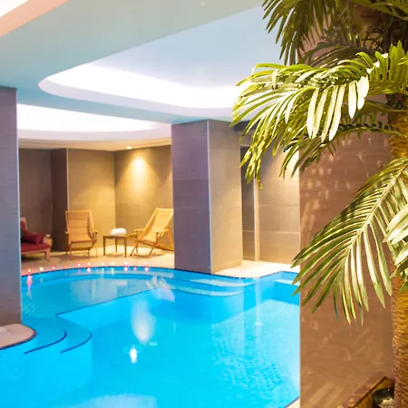 Elegance Hotel
