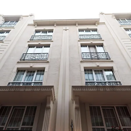Elegance Hotel